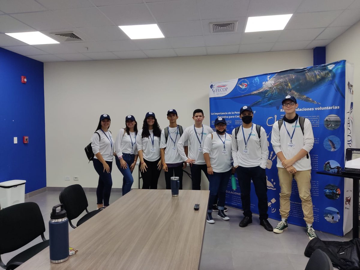 pescaparafuturo's tweet photo. El día sábado como celebración del día mundial de los océanos FECOP participo en colaboración con Marina Pez Vela en ensenar la importancia de la pesca deportiva y de los mares como motor económico del país. https://t.co/7kJSNi79rx https://t.co/HsadvP3xNI