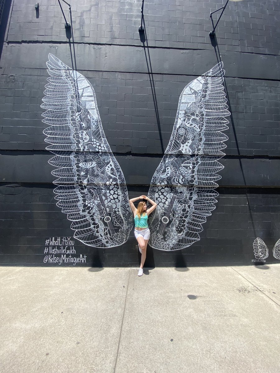 Shout out to Kelsey on IG for this beautiful masterpiece, I'm so glad I was able to check it out!
#whatliftsyou #Nashville #nashvillegulch #Tennessee
