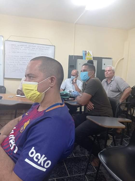 En la mañana de hoy se desarrollan acciónes de capacitación por el TC Lino Marten a los directivos de ENFRIGO sobre el manejo de sustancias peligrosas en especial el Amoníaco <a href="/BetsyDazVelzqu2/">Betsy Díaz Velázquez</a> <a href="/GrupoAlimentos/">Grupo de Alimentos</a> <a href="/MincinCuba/">Comercio Cuba</a> <a href="/AdolfoV43756432/">Adolfo Velazquez concepcion</a> <a href="/vilmabazancmge1/">vilma.bazan@cmg.enfrigo.unal.cu</a> <a href="/LeyvaLinshay/">Linshay Leyva Fernández</a>