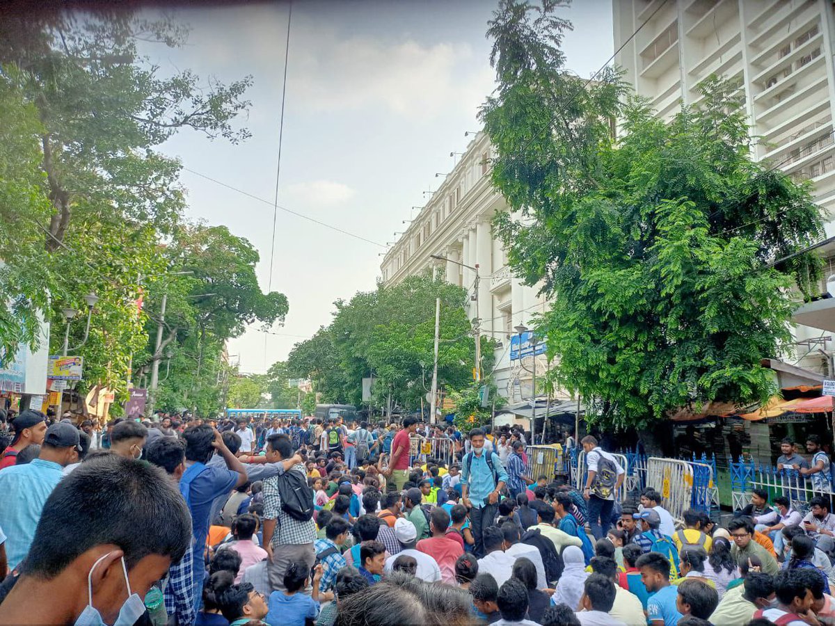 ritamnath999's tweet photo. Where's the right to equality? #CUDemandsOnlineExam
90% of all Universities..exams in online mode. Will be nowhere in the competition with those students giving their exams online! No proper offline class..just 2 months of study instead of 6.
We want equality. https://t.co/dqbpARtD4o