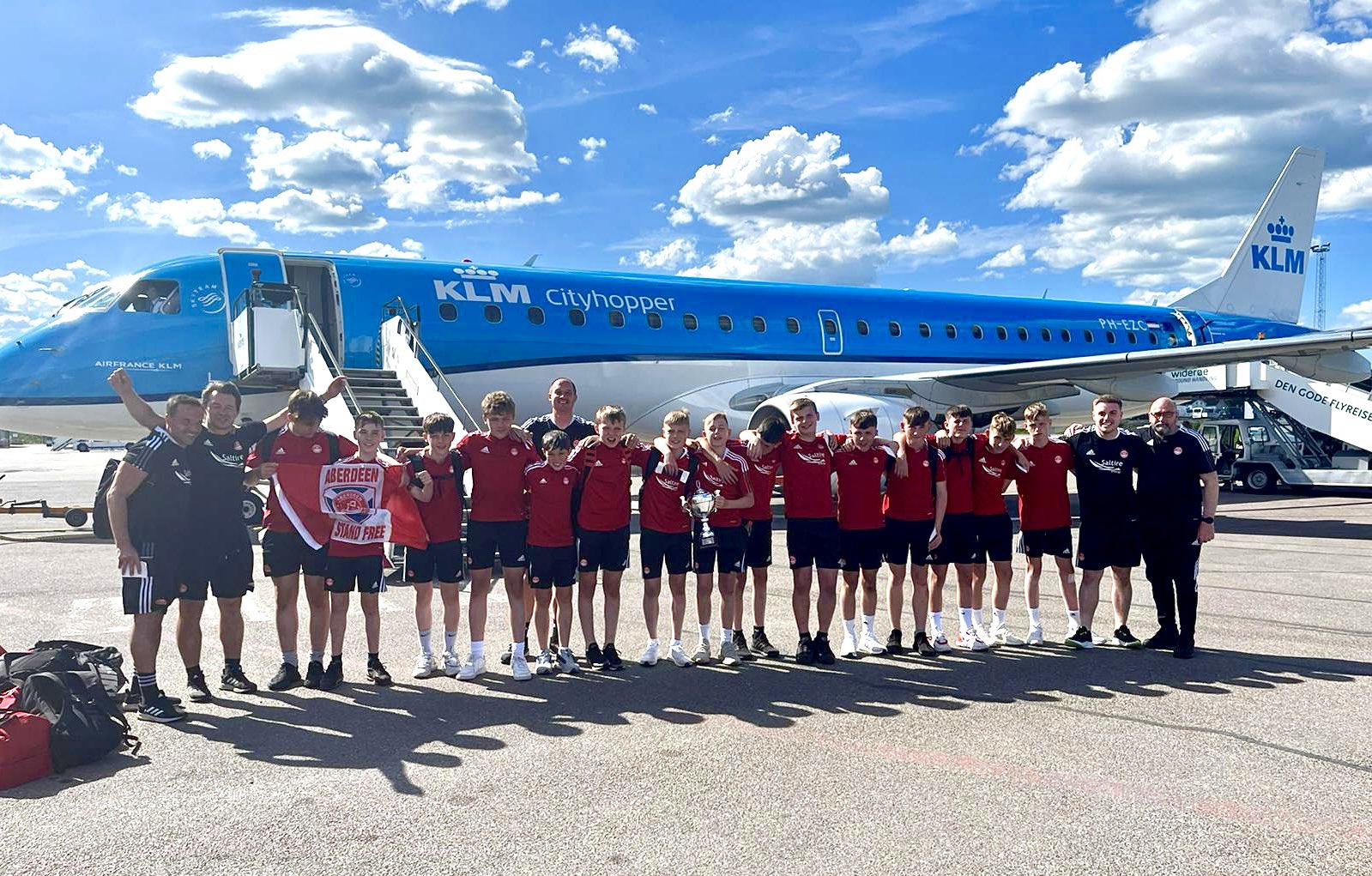 Aberdeen FC on Twitter "RT AberdeenFCYouth Bringing the trophy home