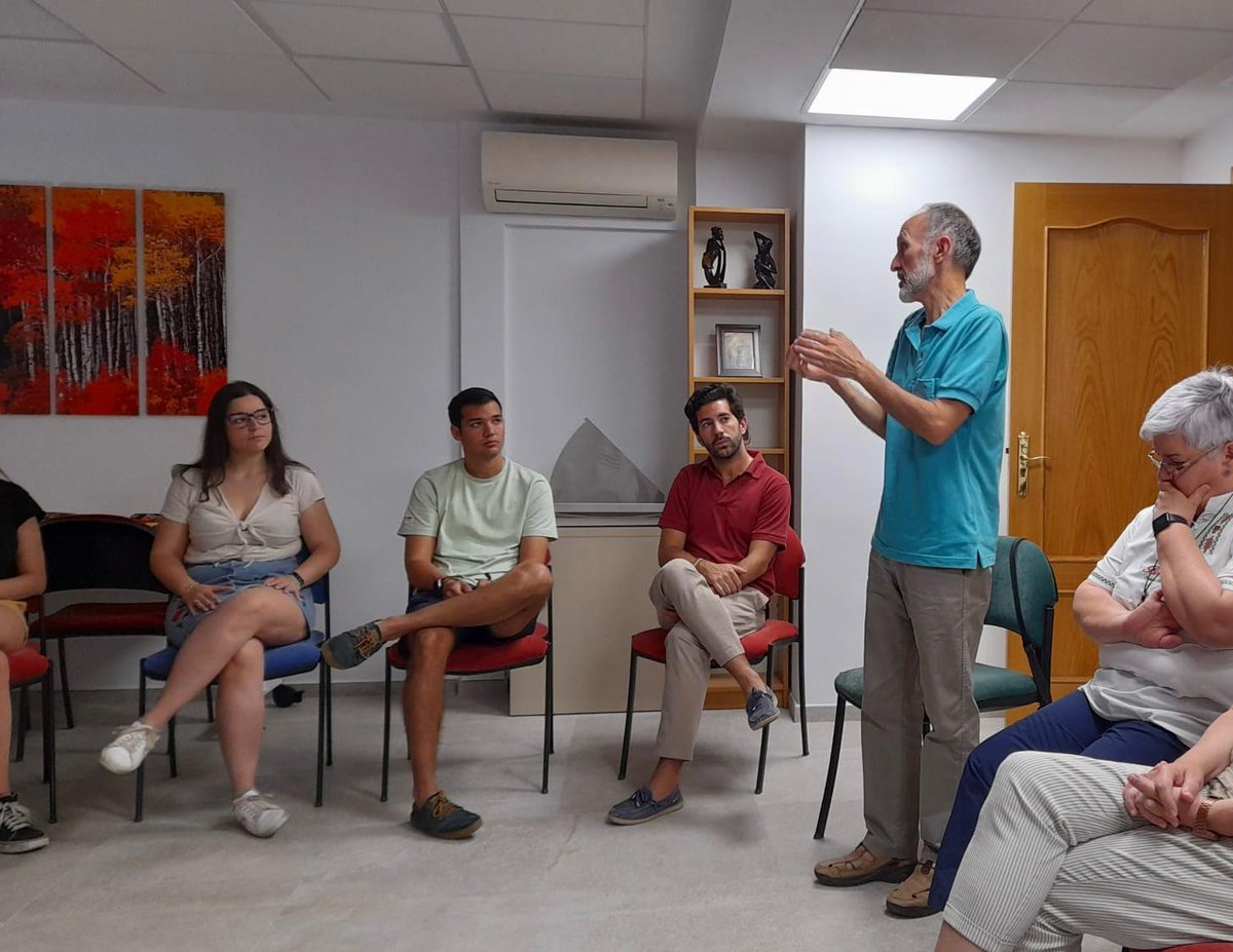 ongdFundEO's tweet photo. El pasado mes de Mayo tuvo lugar la reunión de voluntariado internacional. Seguimos avanzando para poder ayudar mejor. Muchas gracias por vuestra entrega.
#Fundeo #Fundación #ONG #Voluntariadointernacional
@FETeresiana
@stjteresianas
@MTA_Esp https://t.co/IWmIERP0tE