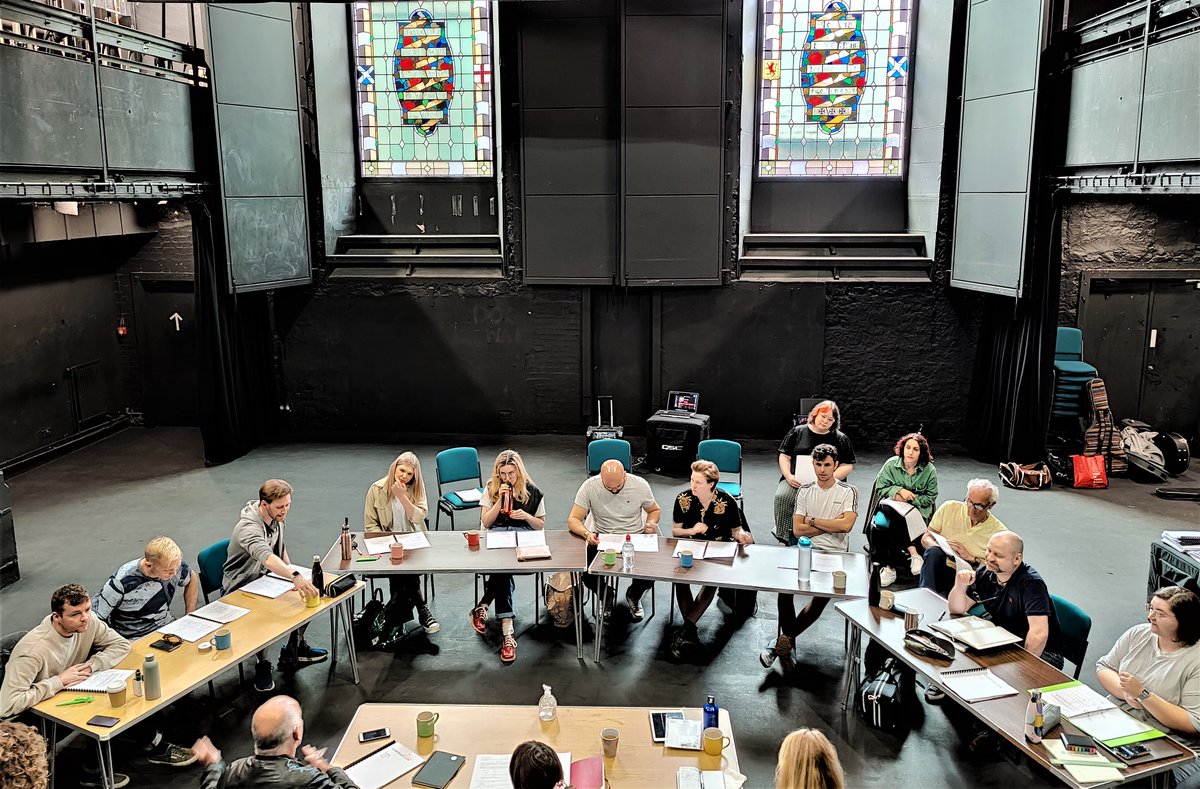 The wait is finally over!⏰After 2 years of delays, we're over the moon to welcome this big group of talented cast &amp; creatives for week 1 of Underwood Lane rehearsals - a new musical play by John Byrne, showing 14th-30th July at the Tron.

Grab a ticket!🎟️ow.ly/jQB950Jqy71