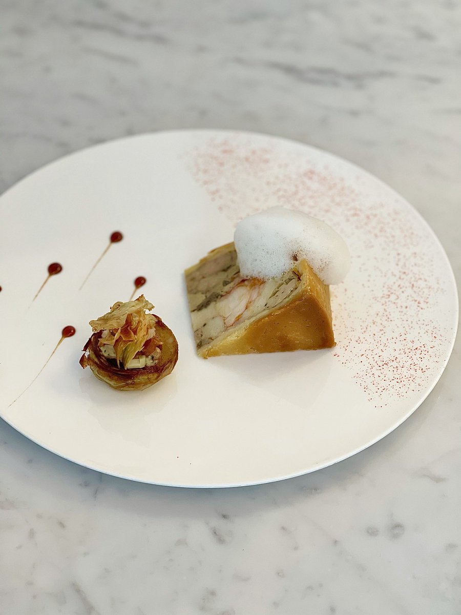 neige_dete15's tweet photo. 【Pâté en croûte au homard, ris de veau、morille et foie gras】artichaut barigoule, émulsion de crustacés
@neige_dete15
#pateencroute #pâtéencroûte #cuisinefrançaise #takeoutfood #chefstalk #cheflife #chefsalert #chefswords #chefjaponais #paris #restaurentparis #guidemichelin https://t.co/jkoRxxWjb0