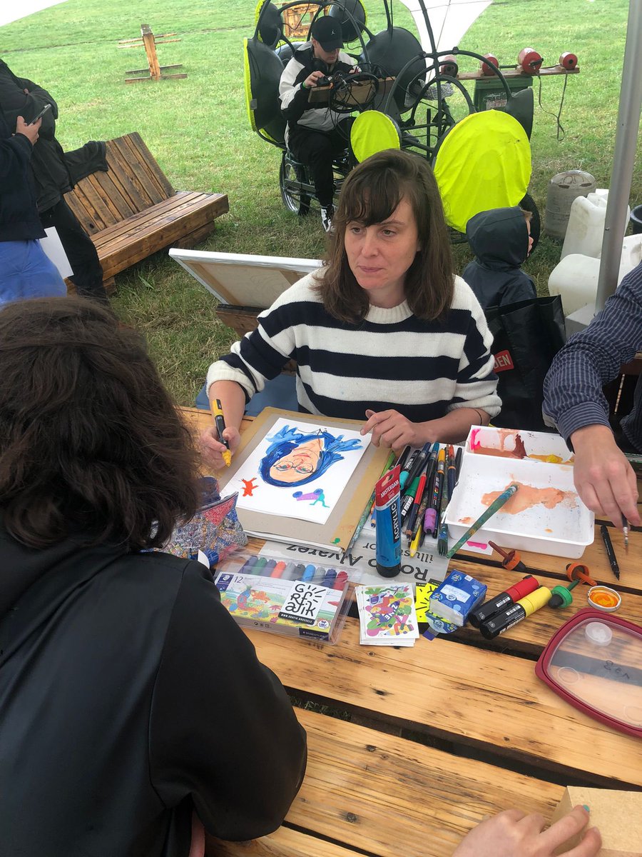 💚 Art and climate conversations yesterday at the Environment festival in Brussels, great collaboration with Grafik 💛🌱 We talked to visitors about their sustainable actions and dreams. Artists then portraited them and their stories, while enjoying music from Trash Beats.