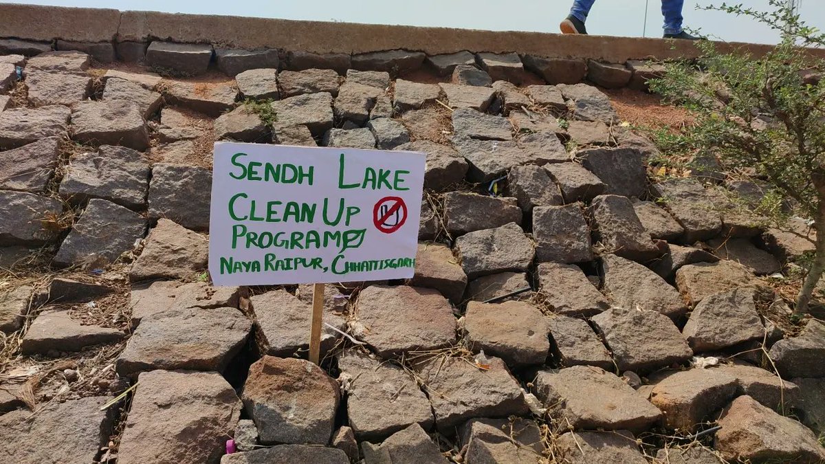 BodiesNature's tweet photo. #WorldEnvironmentDay2022
#wed2022
#onlyoneearth 
#cleanupcampaign 
#sendhlake 
Cleanup Campaign at Sendh Lake with support of Earth Day network and Royal Enfield's Eicher Group Foundation. 

1080 KG of waste was collected in 3 hours @EarthDay @EarthDay_India @royalenfield https://t.co/UVVKDPDjrJ