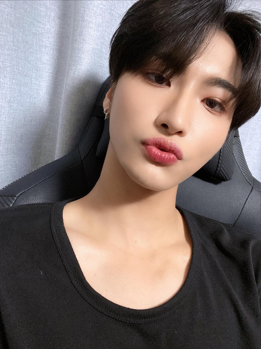 1024zone's tweet photo. [💌] 220606 SH https://t.co/YfBAKF8dUz