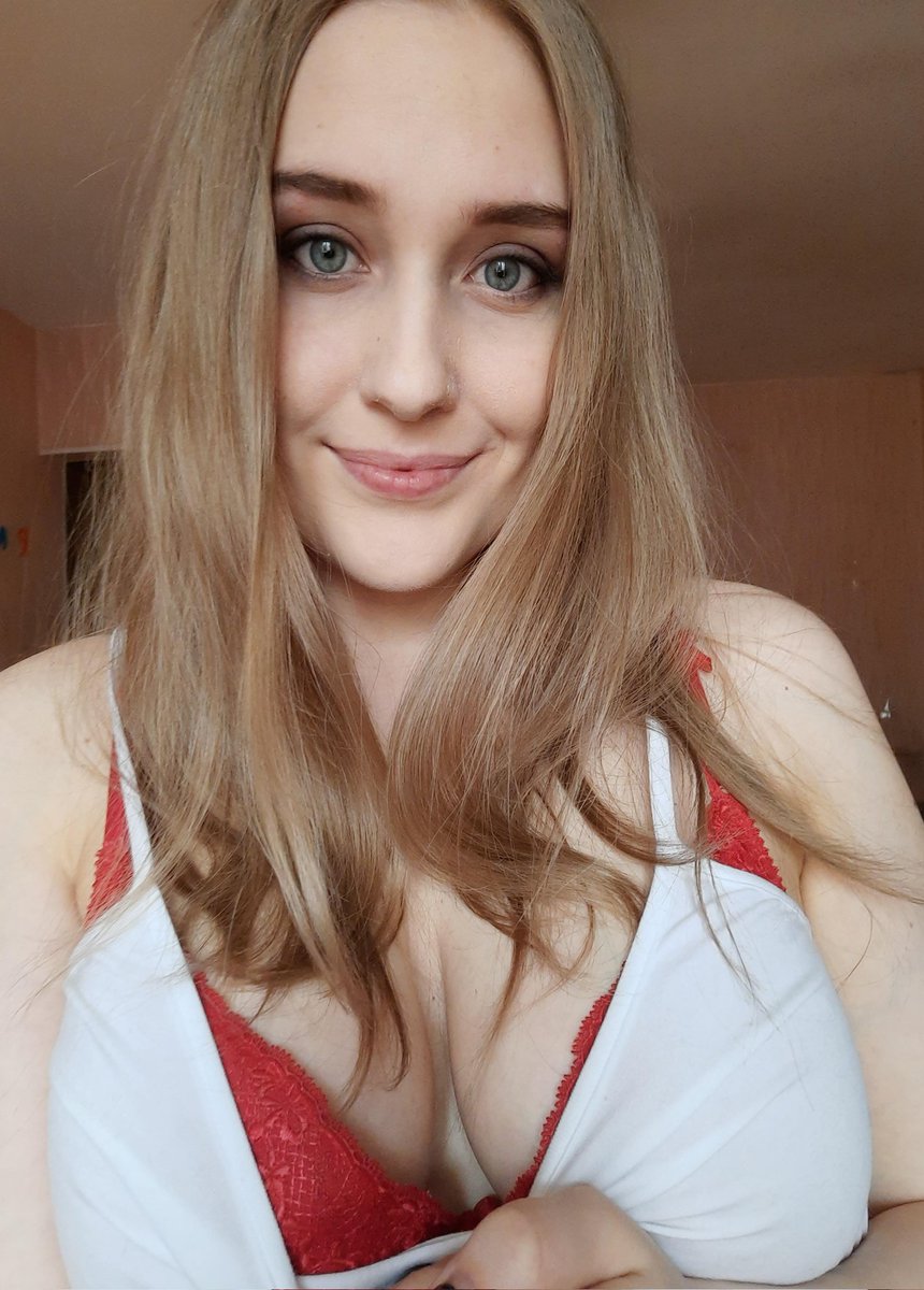 Heyy gamers, am I hot enough?