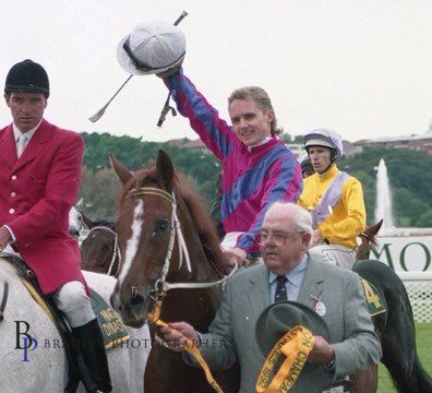 NewhavenPark's tweet photo. It is with great sorrow that we announce the passing of 2YO Triple Crown winner Burst. She passed peacefully on Sunday morning. We would like to thank everyone who cared for her, especially Vanessa Heep who attended to her every need since her return to Newhaven Park. https://t.co/QRL6iouUe7