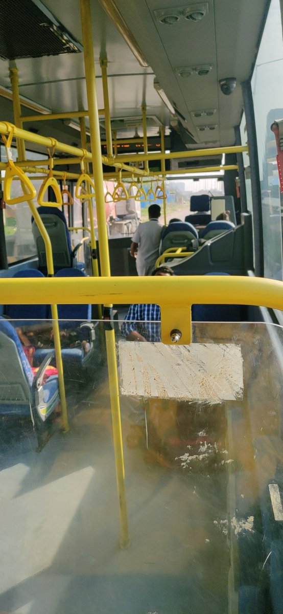 Nisha_gowru's tweet photo. First time Travelled in @BMTC_BENGALURU Vajra A/C bus. Until now I avoided These Buses because I thought They were Costly😏
Today Bus Conductor Called Out "Banni Ticket rate Kadime agide".
So I had to try it😌
#MiddleClassThings https://t.co/3eYF8gs176
