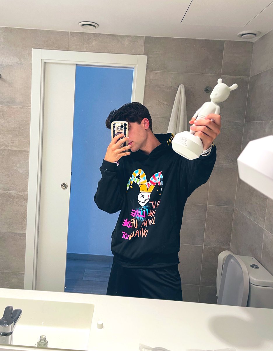 imartinezp_'s tweet photo. Algunos me dijeron;

que era muy joven para esto,
que me estancaría,
que no lo conseguiría,

Y así fue JAJAJAJ no¿? https://t.co/ETjQcEmlQ3