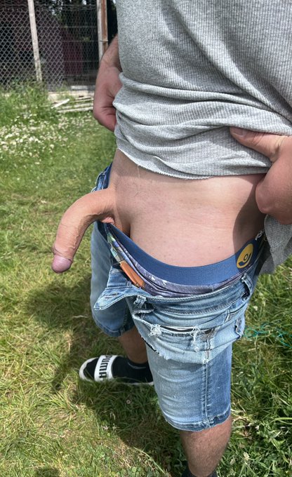 J&rsquo;ai une envie &hellip;💦💦 je crois .. Qui pour m&rsquo;aider?  Beau lundi &agrave; vous tous .. #grossebite #grossequeue<a href="/tag/bigdick"class="tags"><span>#bigdick</span></a><a href="/tag/exhibition"class="tags"><span>#exhibition</span></a><a href="/tag/erection"class="tags"><span>#erection</span></a><a href="/tag/grossequeue"class="tags"><span>#grossequeue</span></a><a href="/tag/grossebite"class="tags"><span>#grossebite</span></a>