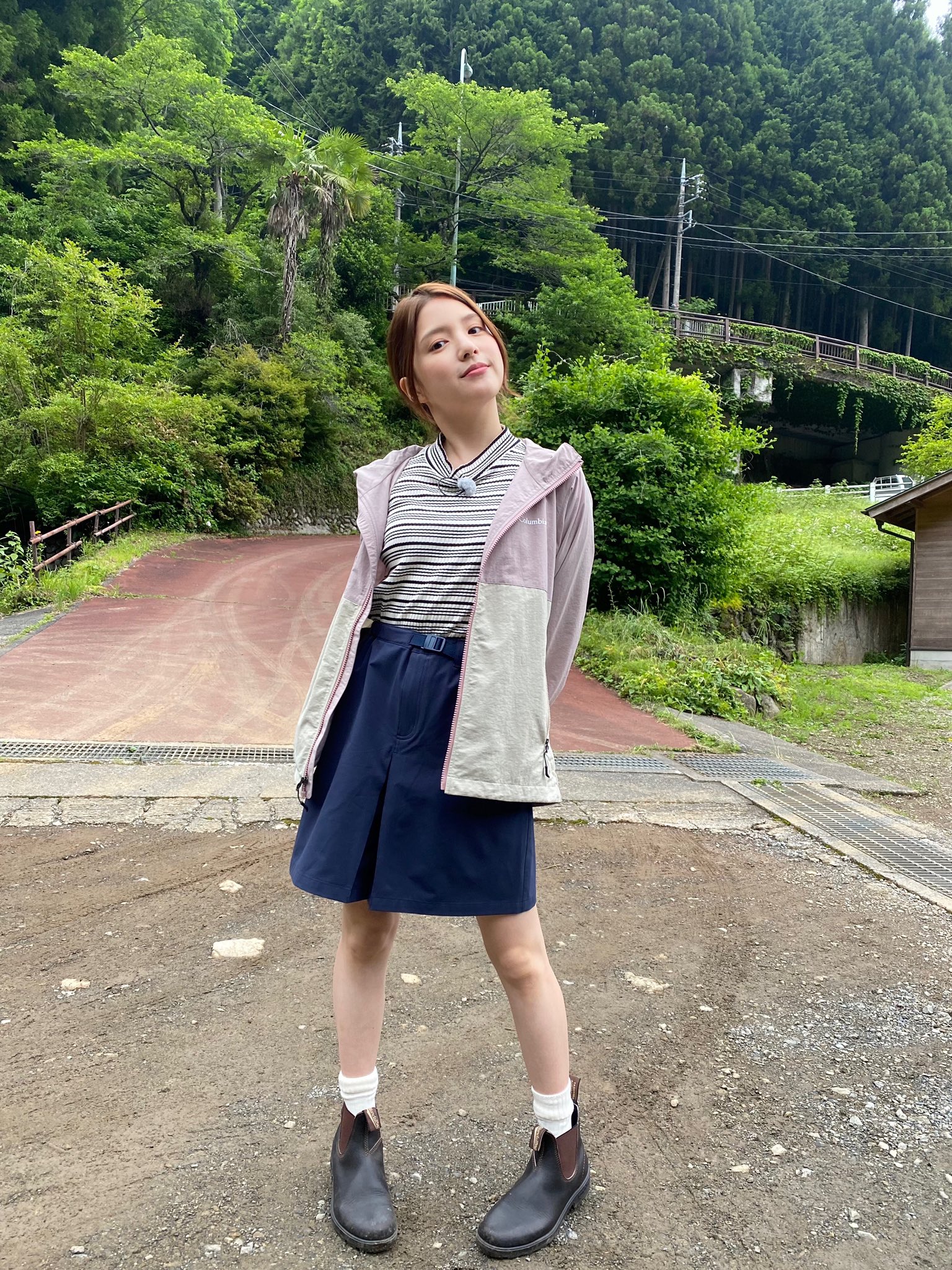 川島海荷　スカート 