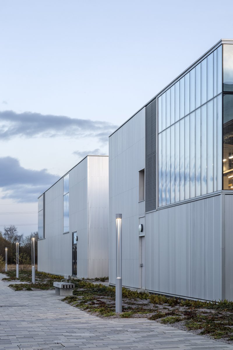 Reiach and Hall Architects are delighted to learn that Forth Valley College Falkirk Campus has been awarded an RIAS Award 2022. linkedin.com/feed/update/ur…