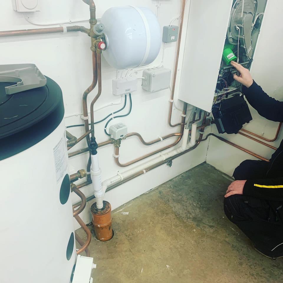 Besafe241's tweet photo. Call +44 7811 122227 for HEATING, GAS PLUMBING and DRAINAGE Services.

#plum #plumbing #plumcleans #plumber #heat #Heat #heating #boiler #gas #gaslighting #gastricsleeve #gasmask #drain #blockage #drainage https://t.co/WTOeDxo968