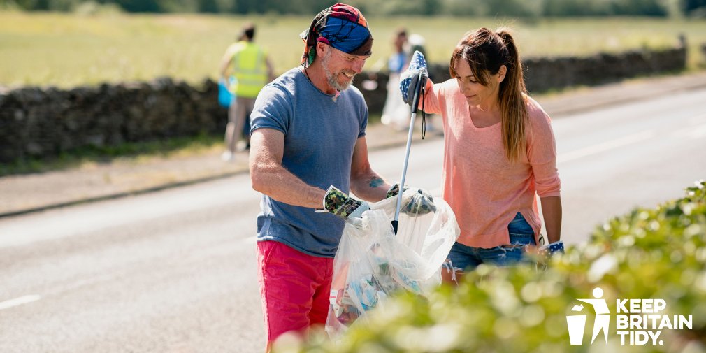 KeepBritainTidy's tweet photo. What a weekend! We're hearing from #LitterHeroes up and down the country who've been out litter-picking and beautifying their local area this long weekend. What did you get up to? 💚 https://t.co/sA4rqNTne0
