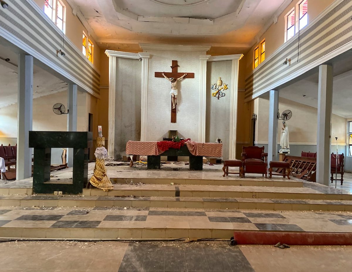 KatolikG's tweet photo. Berdoa untuk 50+ orang yang terbunuh di Gereja St. Francis Xavier di Owo, Nigeria.

Saat Gereja merayakan hari Minggu Pentakosta (5/6/2022), orang-orang bersenjata memasuki Gereja dan menembaki umat yang hadir.

https://t.co/GVYdPsC3Ku https://t.co/QWpBeZzcOc