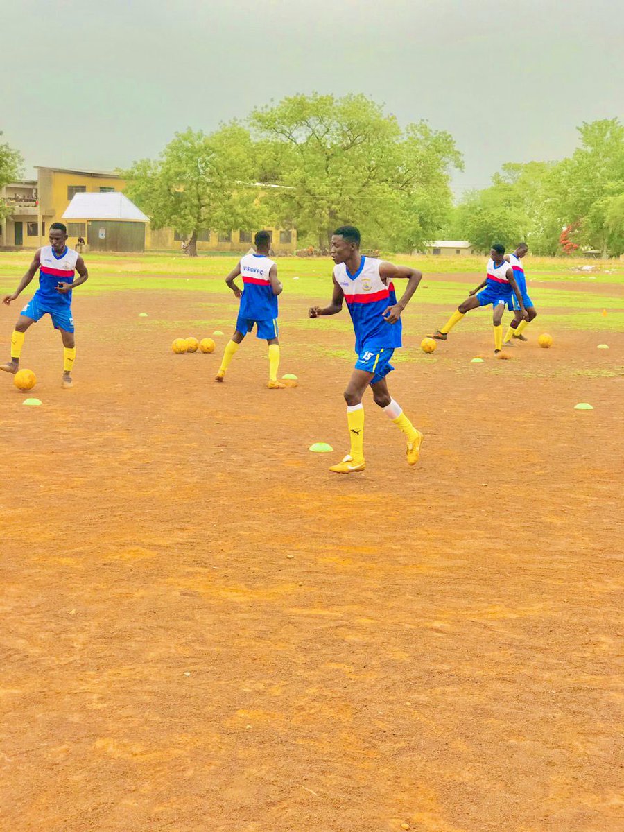 I need a sponsorship or a manager ⚽️⚽️I’m a young footballer playing for a second division club called Tamale Vision.Role Central back..