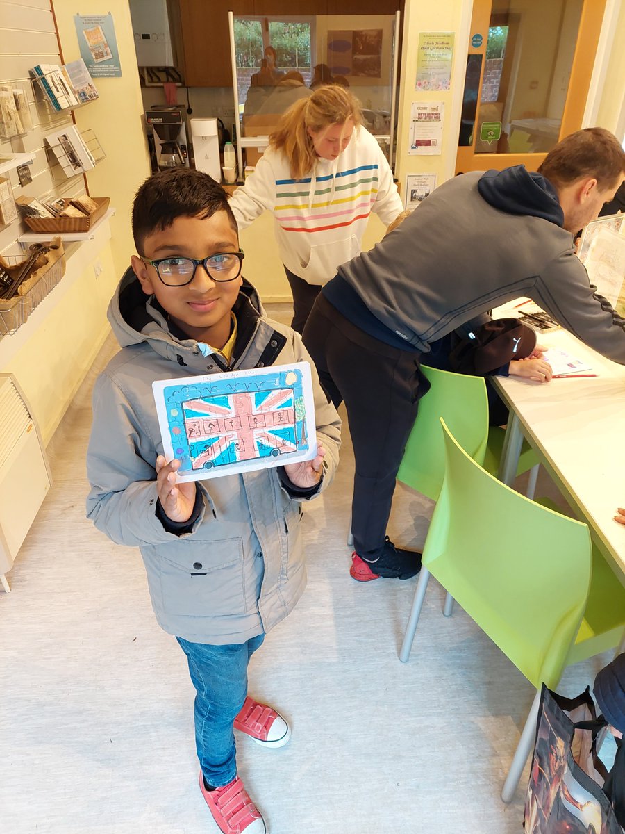 HadhamMuseum's tweet image. We loved the #Jubilee Jigsaws that the children made yesterday, especially Jeshua's Jubilee London Bus, we reckon that is going to be super tricky to put back together! 
#loveyourmuseum #localmuseums #thehadhams #hertfordshire #JubileeWeekend