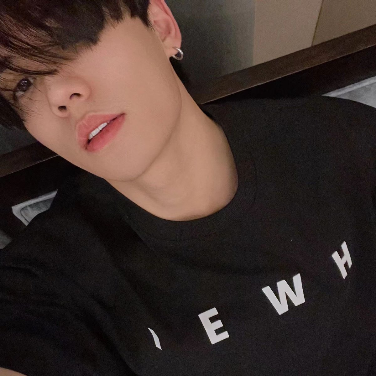 LINYANJUN_INTL's tweet image. 220606 Lin Yanjun Xiao Hong Shu Update

Film Moment 📷
OOTD▪️IEW.H

#林彦俊 #LinYanjun