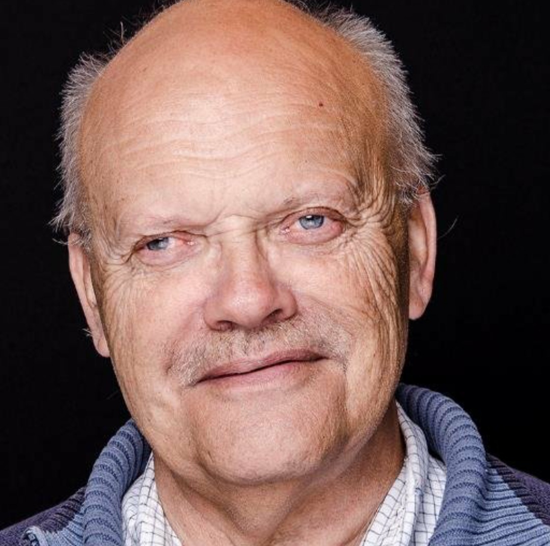 😁 Everyone at #WCAutismHub would like to congratulate our Chair <a href="/Gordoncairns3/">Gordon cairns MBE</a>, who was recently appointed a Member of the Order of the British Empire (MBE) for his service and commitment to community issues over many years.

👏 A well-deserved achievement, Gus! Well done!