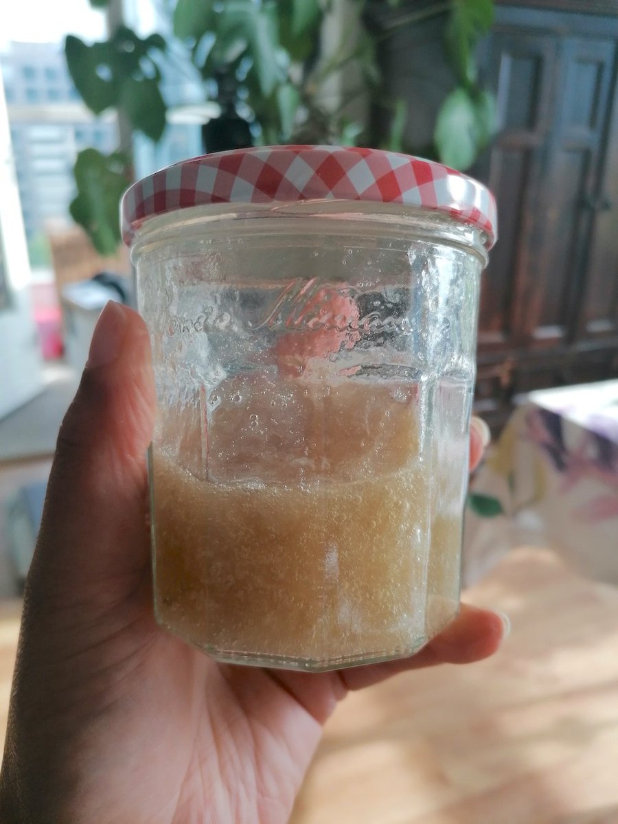 MacBlogster's tweet photo. This DIY lightweight gel provides amazing hold but doesn’t make your curls feel dried out.
Read the full article: The Best Flaxseed Gel for Curly Hair – Very Easy Recipe
▸ https://t.co/cjCdGasuwr
#NaturalCurlyHair #HairTypes #FlaxseedGel #TightCoils #AfroTextures #HairCare https://t.co/dyc5qGhEv8