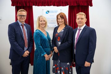 curtainhire's tweet photo. Another grand opening! Our red freestanding system was recently used by HRH the Duke of Gloucester to unveil a plaque for the official opening of Romney Marsh Business Hub.
#grandopening #unveilingcurtains #unveilingevent #unveilingdrape #hirecurtain #plaqueunveiling #reveal https://t.co/XGrmD7U8S7