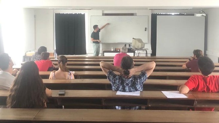 Biomass4Synthon's tweet photo. From May to June, the master student Fabian and the PhD student TingTing Chen from @Sorbonne_Univ_, are staying at @facfarmaciaUL under the supervision of Prof. Carlos Afonso and Dr. @FilipaSiopa 😁
They presented their latest results on their research 💪 https://t.co/qwxBXb4g6X