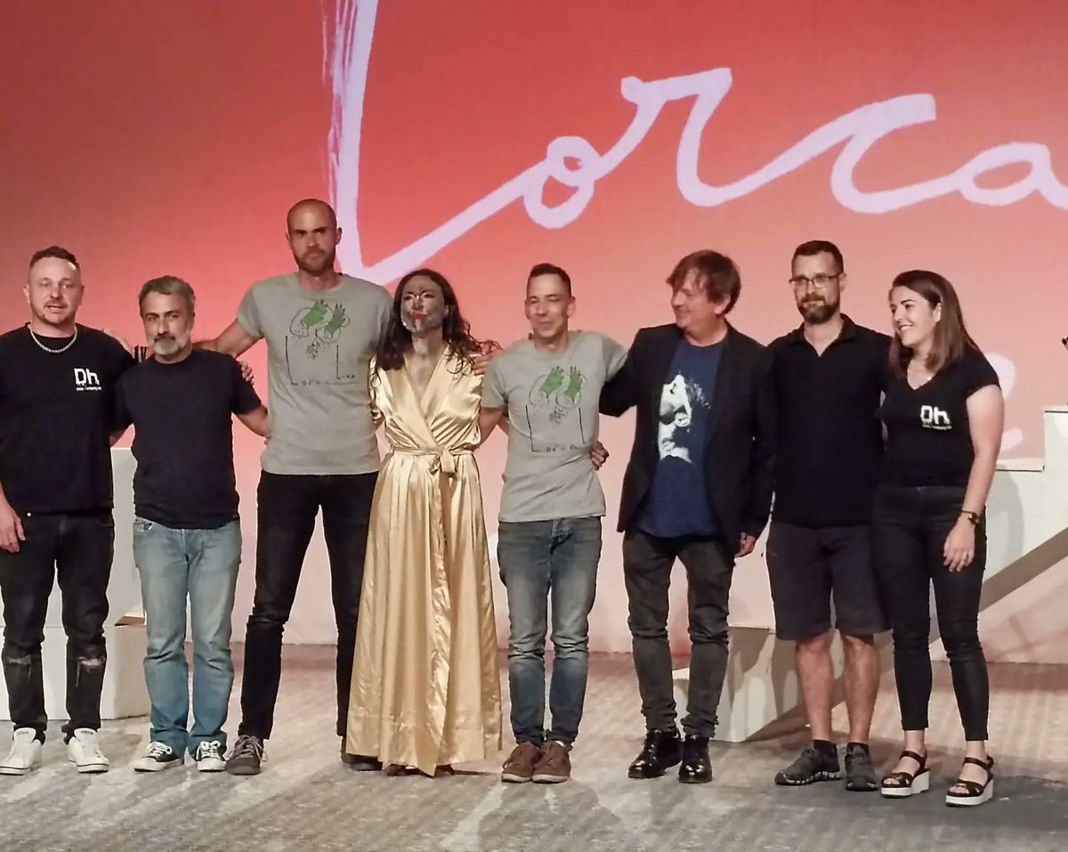 Pau_Lleixa's tweet photo. Excel·lent interpretació de @fuensantalopez_ en el nou espectacle de DH Company, #LorcaLive. Ahir, estrena de luxe a l'auditori de La Filha.
#JDPC #FedericoGarcíaLorca
#AmpostaCiutatCultural @Recomana_ @BarcelonaTeatre https://t.co/C1D0mar6KT