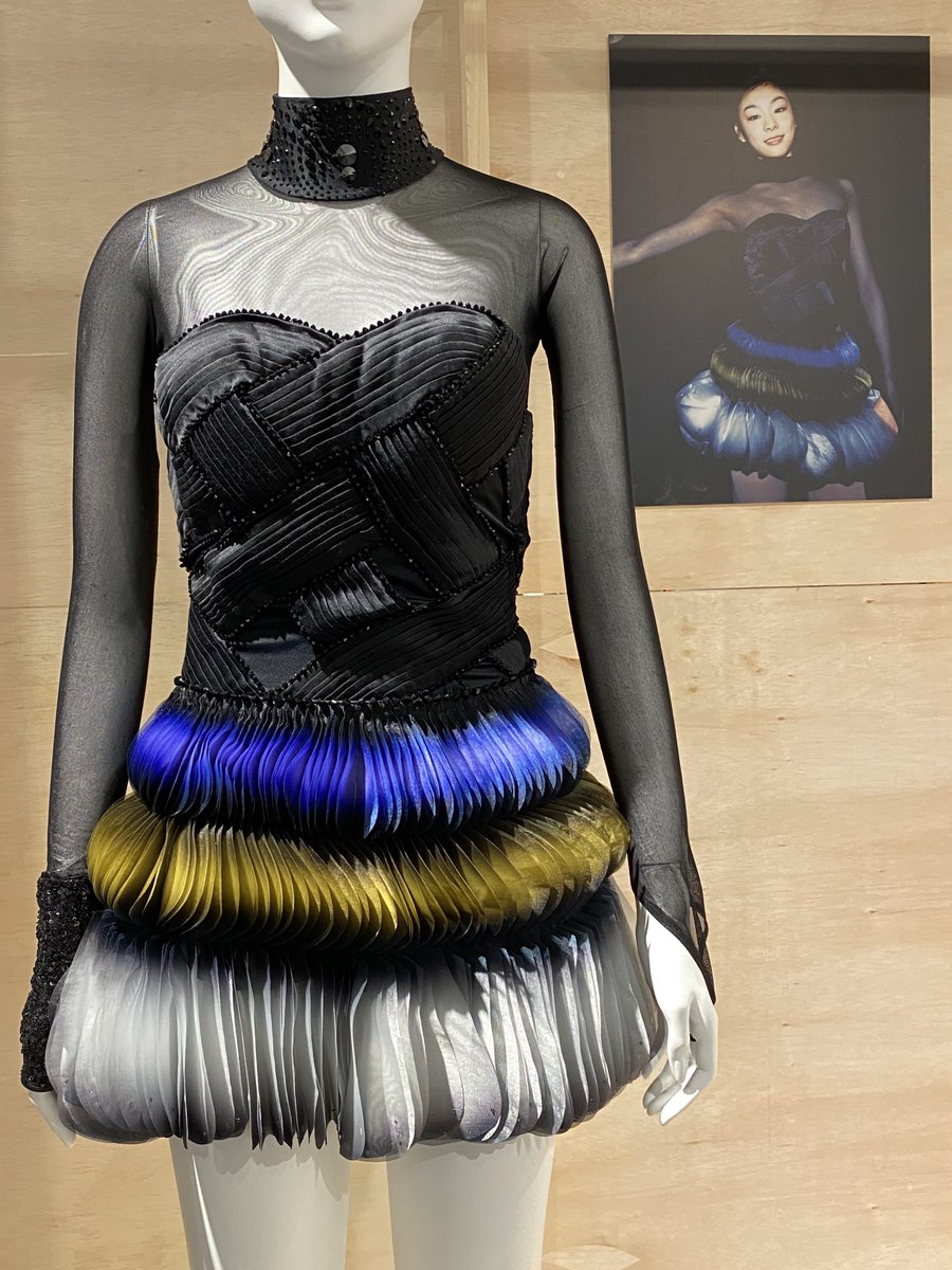 marananta's tweet photo. 220606.
<MOM MAM> / 소마미술관
이상봉 디자이너가 만들었던 김연아 선수 의상이 전시되어 있었음.
#몸맘 #mommam #이상봉 #김연아 #소마미술관 https://t.co/Jx7LAnSwZg