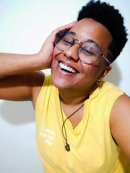 sejanacional's tweet photo. CONHEÇA CARNAVAL AMARELO 
    #maratonacolorida

autora: Lívia Ferreira 

editora: Viés
páginas: 38
classificação: +16
   > protagonistas pretas, lésbicas, desfem e idosas

adquira o seu:
    físico: https://t.co/4l3eG3OFw0
    ebook: https://t.co/0JxVmuH7bA https://t.co/eTjU9hnY59
