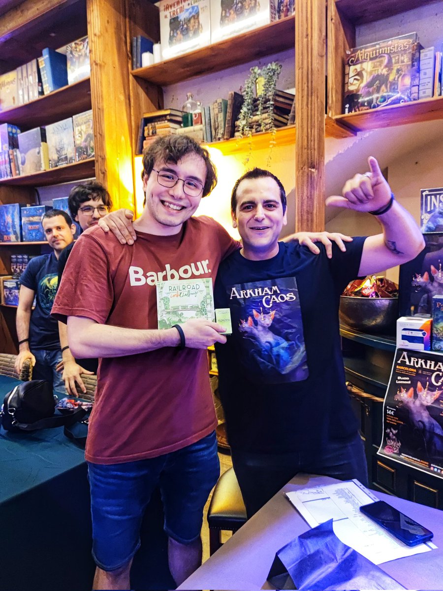 elMitodelCaos's tweet photo. Nos alegramos de que la participación en el evento haya sido mixta y que hayamos podido disfrutar de compañía de #jugonas y #jugones a partes prácticamente iguales 💜
@Cati_Hdez el mensaje poco a poco va calando 💪😉 https://t.co/VnCoNzywyU