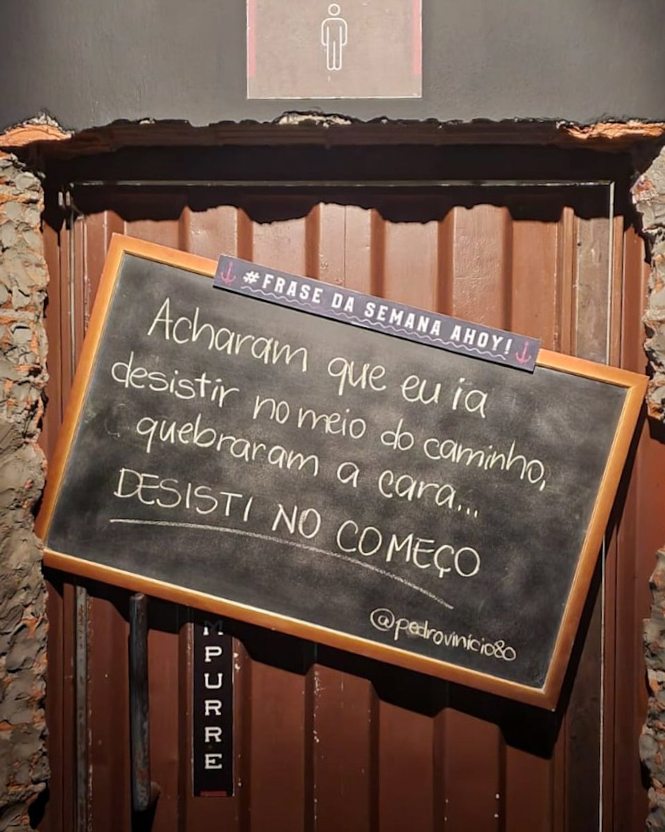 ahoyblumenau's tweet photo. “Acharam que eu ia desistir no começo, quebraram a cara...... DESISTI NO INÍCIO” 💩
#FilosofiaDeBar #FraseDasSemanaAhoy https://t.co/mcq3s438bi