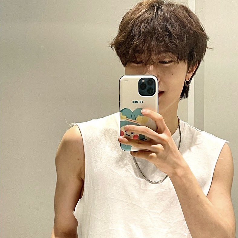 yedamoreux's tweet photo. we like tank tops

#TMSD #TreasureMakerSelcaDay #트레저 #BANGYEDAM #TREASURE @treasuremembers https://t.co/Y2KCR15GrF