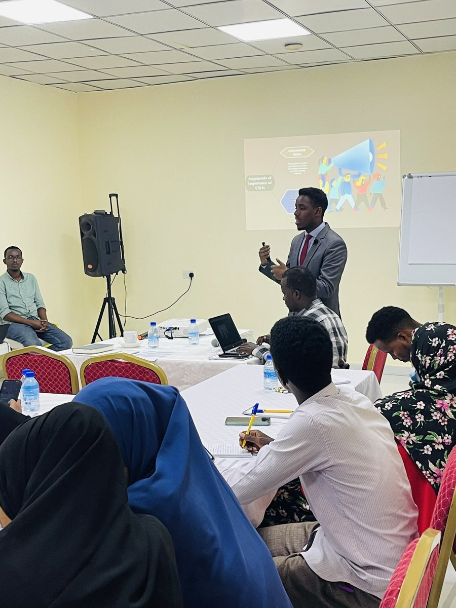 sosconteam's tweet photo. #WorldEnvironmental_day2022
#Theme only One Earth @Caalim30-Mohamed Alim, Director of @sosconteam  presented the Engagement of Civil society organizations in Climate change and Environment.@OxfamInSOM @Sida @UNDPSomalia https://t.co/NdaTtraWSt