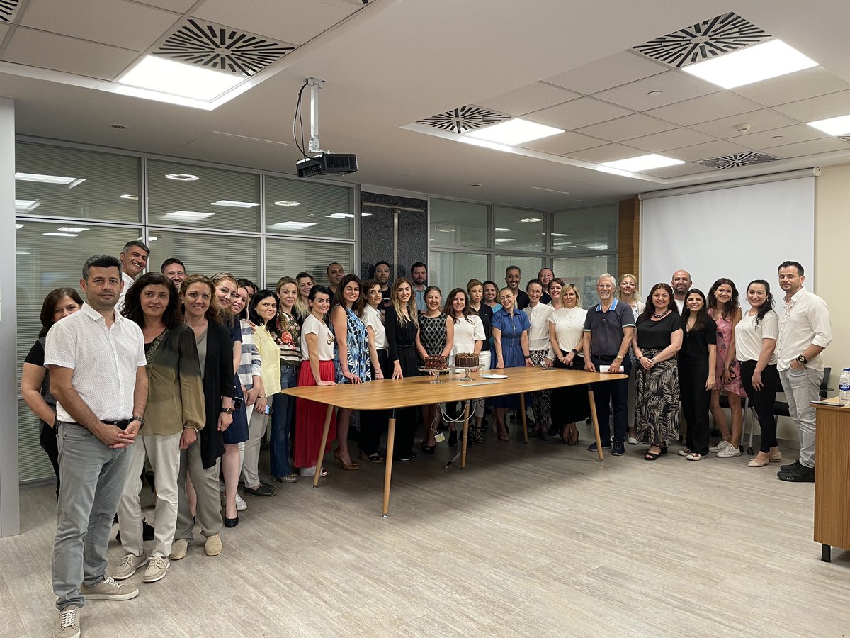 ozgeeasln's tweet photo. Çok çalıştık, çok emek verdik. Bölüm başkanlarımız başta olmak üzere tüm öğretmenlerimizi, yöneticilerimizi kutluyoruz👏👏👏 İyi ki varsınız ❤️💙  #lgs2022 Hep birlikte nicelerine 🙏 https://t.co/OqVpDXRxtr