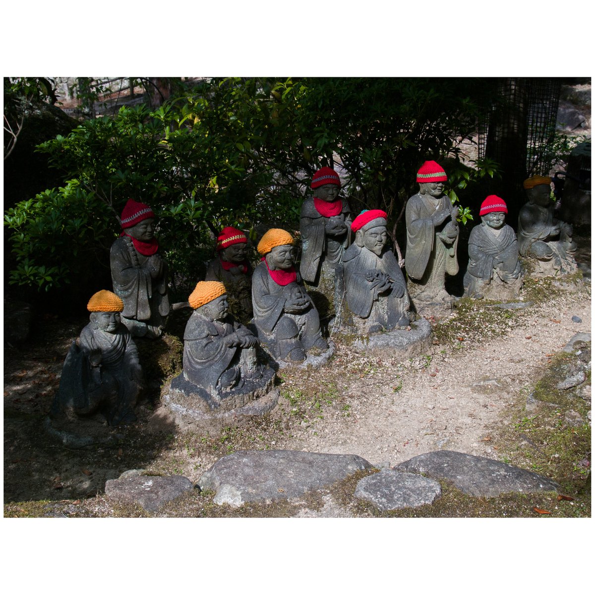 ByVegaR's tweet photo. Some #buddha around the #miyajima island 
---
Camera: #olympus e-300
Sensor: #kodak #ccd
---
Location: #hiroshima #japan
Shoot date: 2022/06/03
#streetphotography #streetsnap 
#streetphotographer #japanesestreet  #japanese #organiccolor https://t.co/GLlLX0fyPg