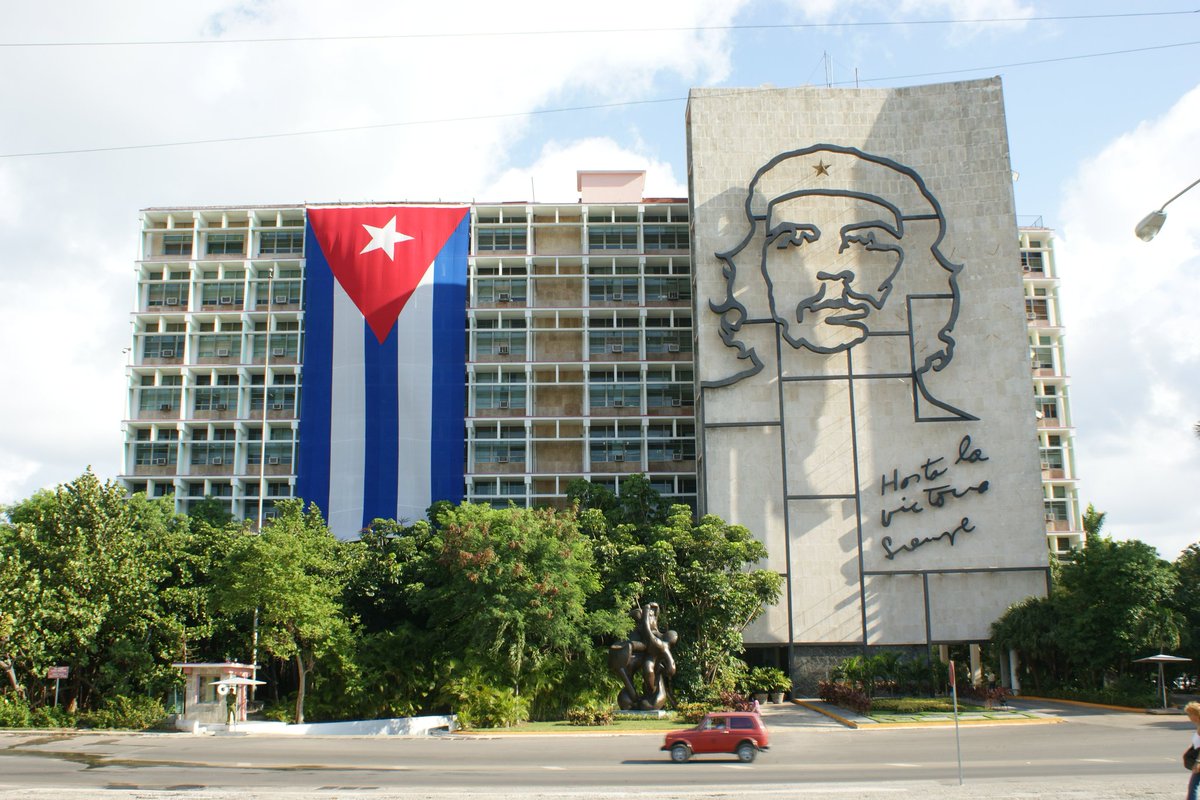 En nombre del Sistema de @CubaMinjus deseamos muchas felicidades y éxitos a los Jefes, Oficiales. Combatientes, trabajadores civiles, cadetes y estudiantes de @minint_cuba. Gratitud eterna por su valentía, responsabilidad y fidelidad a la Patria. #CubaVive