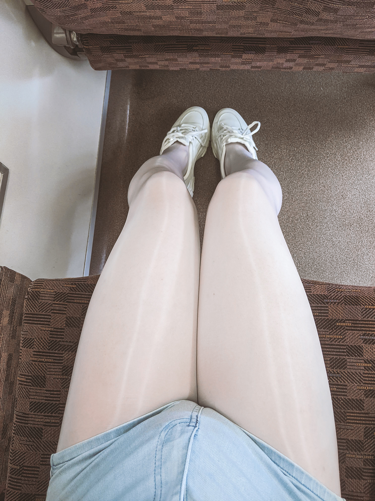 すちうる 昨日の格好です ホットパンツを引き上げることで 光沢白ストッキングから伸びる脚の長さを強調していました T Co ipawwxym Twitter すちうる 昨日の格好です ホットパンツを引き上げることで 光沢白ストッキングから伸びる脚の長さを強調していました T Co ipawwxym Twitter