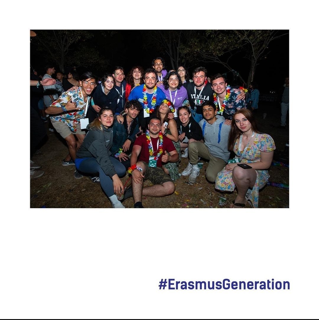 esnsamsun's tweet photo. 🏖 CHILL’NESS VI 🏖

It was such a pleasure for us to come together with all the ESNers and Erasmus students around Turkey. We've enjoyed the beauty of Foça, Izmir for 3 days.

#ErasmusGeneration #ESNsamsun #ChillNess #Izmir #THISisESN https://t.co/ElLzdXWjuu