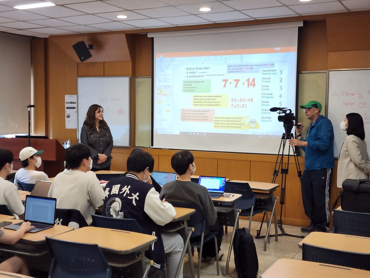 AmbNemanjaGrbic's tweet photo. Finally got my jacket at #HUFS! 😉
Spent a day filming a short movie about Korean students studying #serbianlanguage and had so much fun doing it. 🎥🎬
Such a battery charger to kick of the week. 🔋💯 https://t.co/TOGZRTwQAk