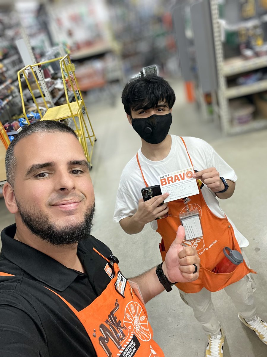 MikeFromTHD's tweet photo. 🦺SAFETY BRAVO ALERT🦺 Recognizing safe behaviors throughout the store!! A lot of associates over here at #STORE6343 we’re caught orange handed! #SafetyFirst https://t.co/f302O5X4ag