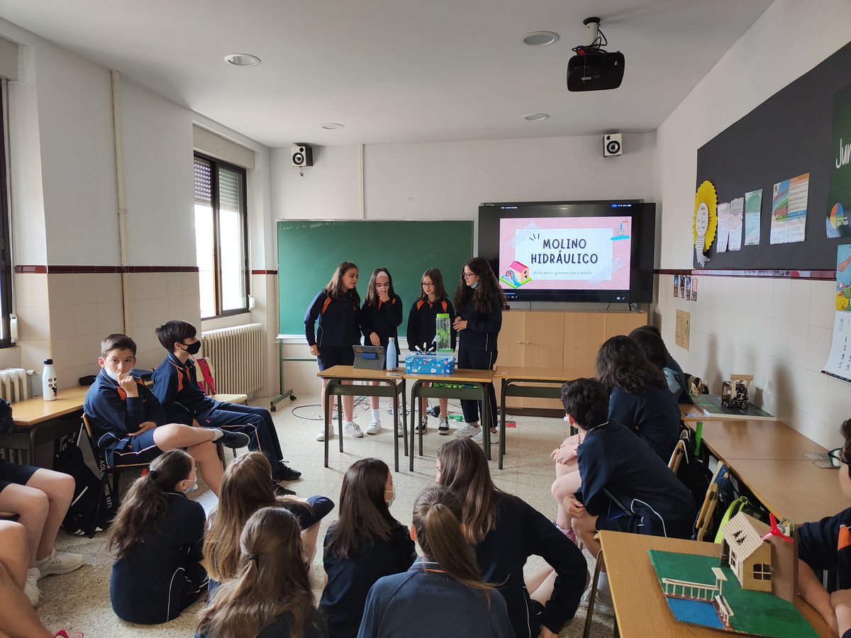 PastorinasLeon's tweet photo. Los alumnos de 5° EP finalizamos nuestro proyecto con la celebración del aprendizaje en la que hemos mostrado nuestro producto final en una feria de muestras ¡Máquinas que generan energía! ¿No es increíble?#Descubretupoder #SomosPastorinas #leonesp https://t.co/KEU3Sh83Sm