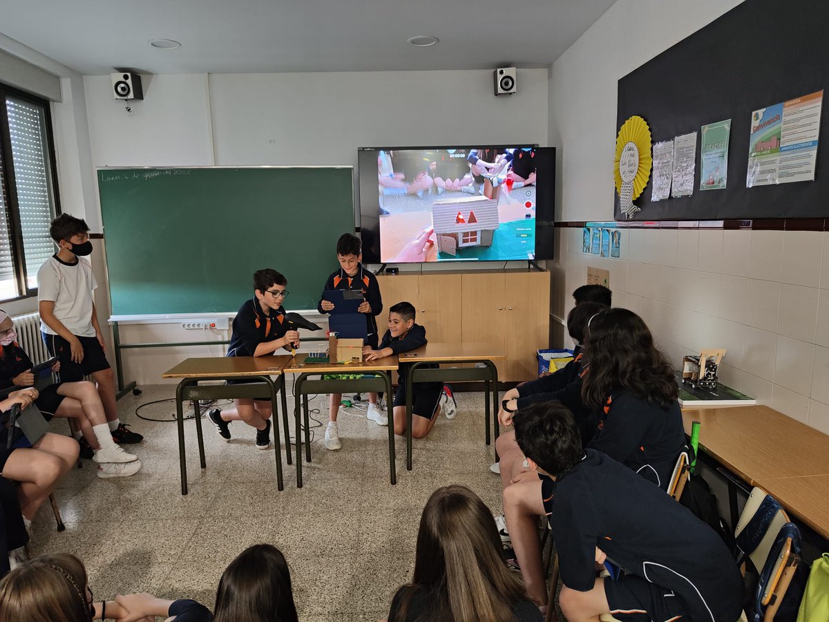 PastorinasLeon's tweet photo. Los alumnos de 5° EP finalizamos nuestro proyecto con la celebración del aprendizaje en la que hemos mostrado nuestro producto final en una feria de muestras ¡Máquinas que generan energía! ¿No es increíble?#Descubretupoder #SomosPastorinas #leonesp https://t.co/KEU3Sh83Sm