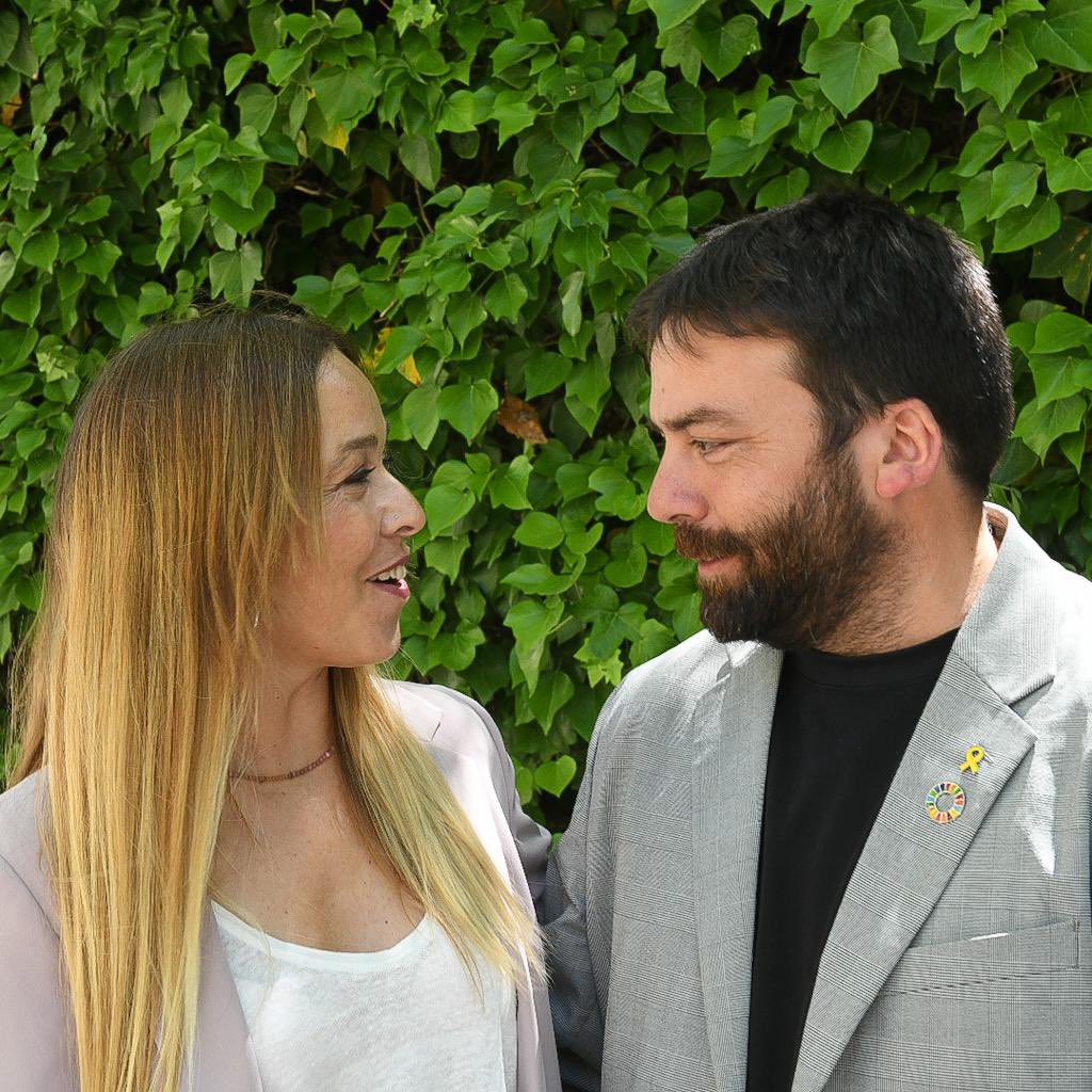 isaacperaire's tweet image. Amb la @bethrodergas just abans de presentar el #PacteperlaModaCircular… comentant la importància del Pacte i parlant de la @NuriaPicas . Compartim admiració❤️