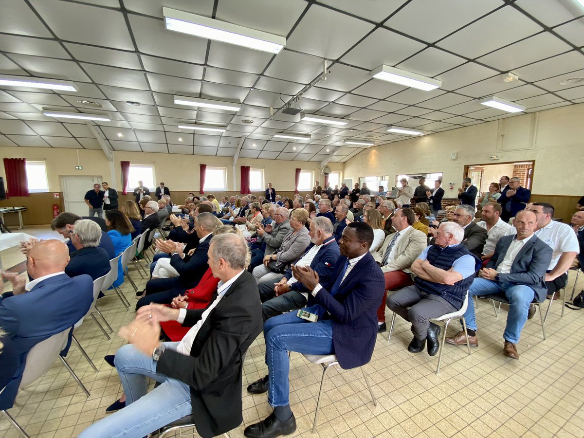 RE_Somme80's tweet photo. ✅ Beaucoup de monde à Jumel aujourd’hui  pour accueillir Gabriel Attal venu soutenir Jean Claude Leclabart et l’ensemble des candidats de la majorité présidentielle pour les #legislatives2022!

#MajoritéPrésidentielle 
#legislatives2022 
#somme￼￼
#AvecVous https://t.co/4JnyHMAHI5