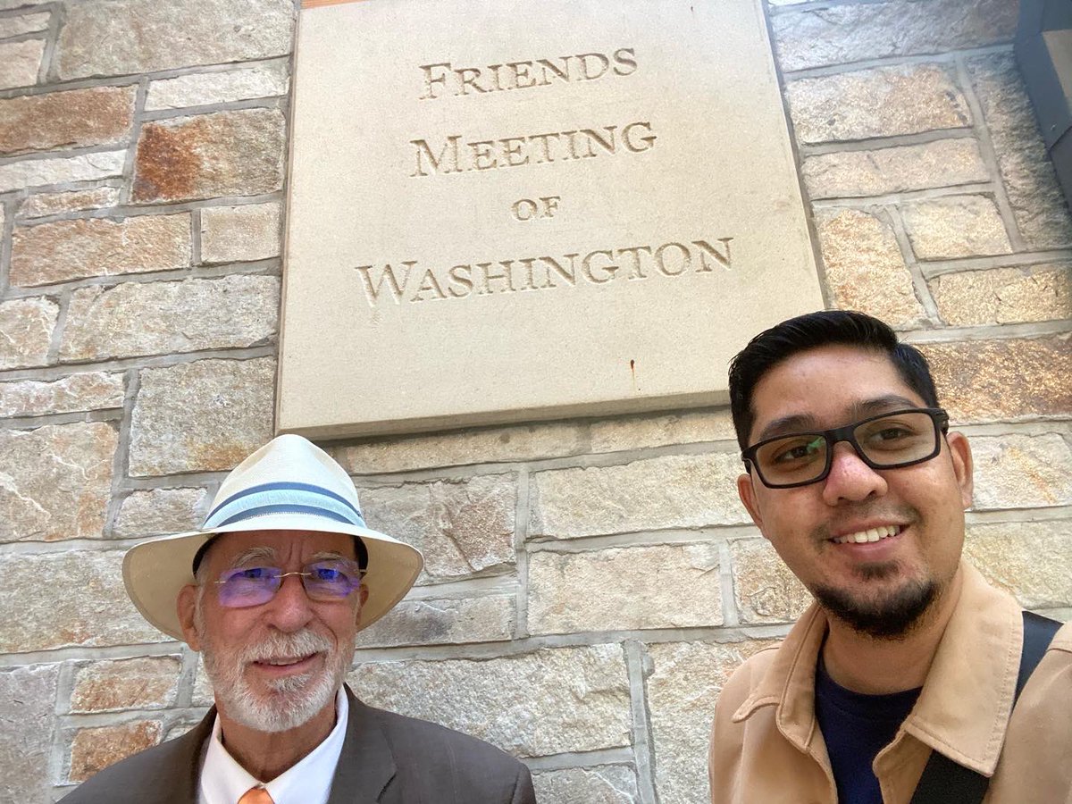 mohamadrazif's tweet photo. Lepas selesai slot bersama kumpulan #ILVP, saya bergegas ke Friends Meeting of Washington; “gereja” bagi kelompok Quakers (satu aliran Kristian daripada mazhab Protestan) atas jemputan Mr. Hayden M. Wetzel melalui temujanji yang saya minta melalui emel. https://t.co/WpbJT86Ncv