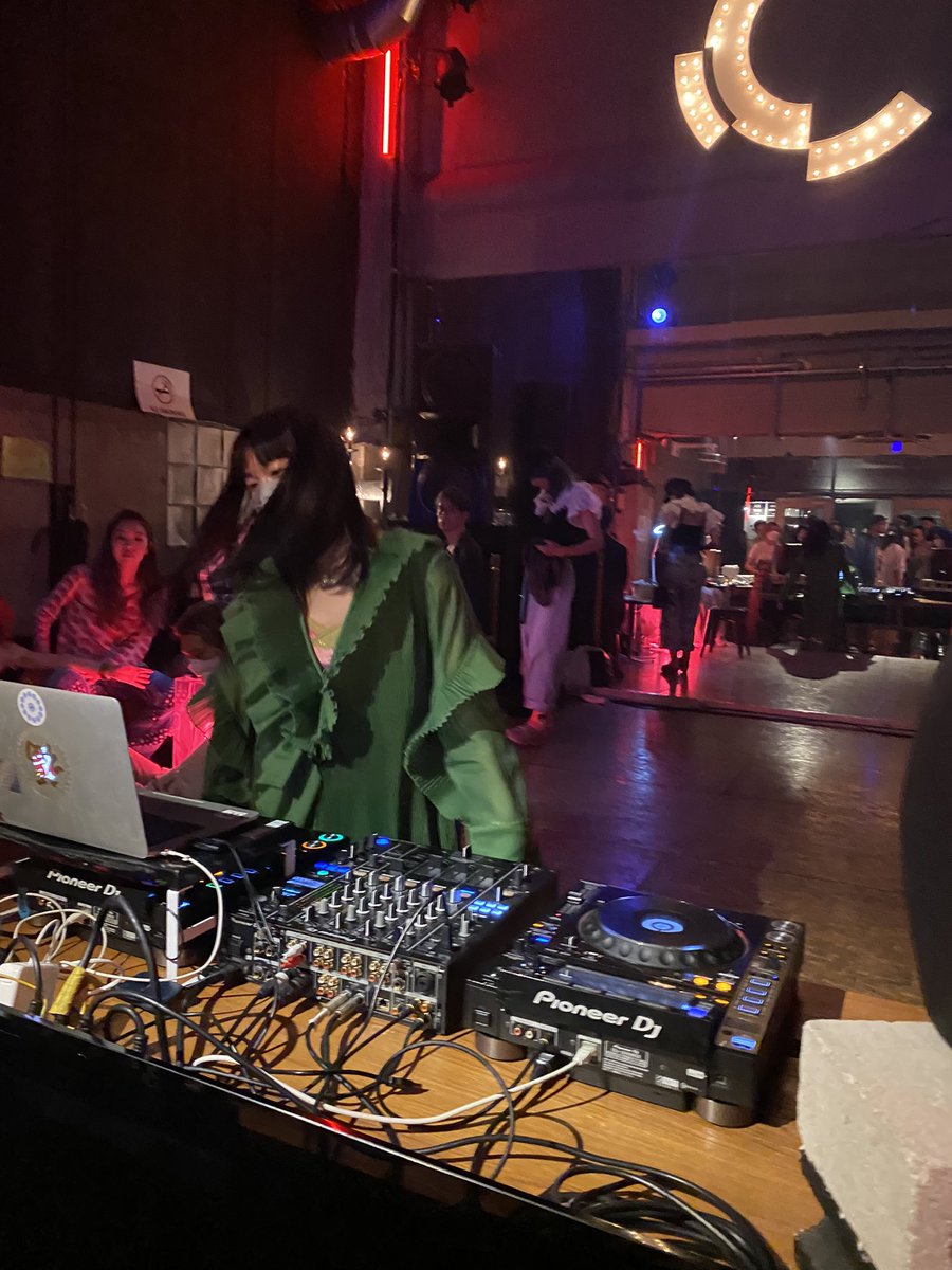 RK_interact's tweet image. Savage Gals