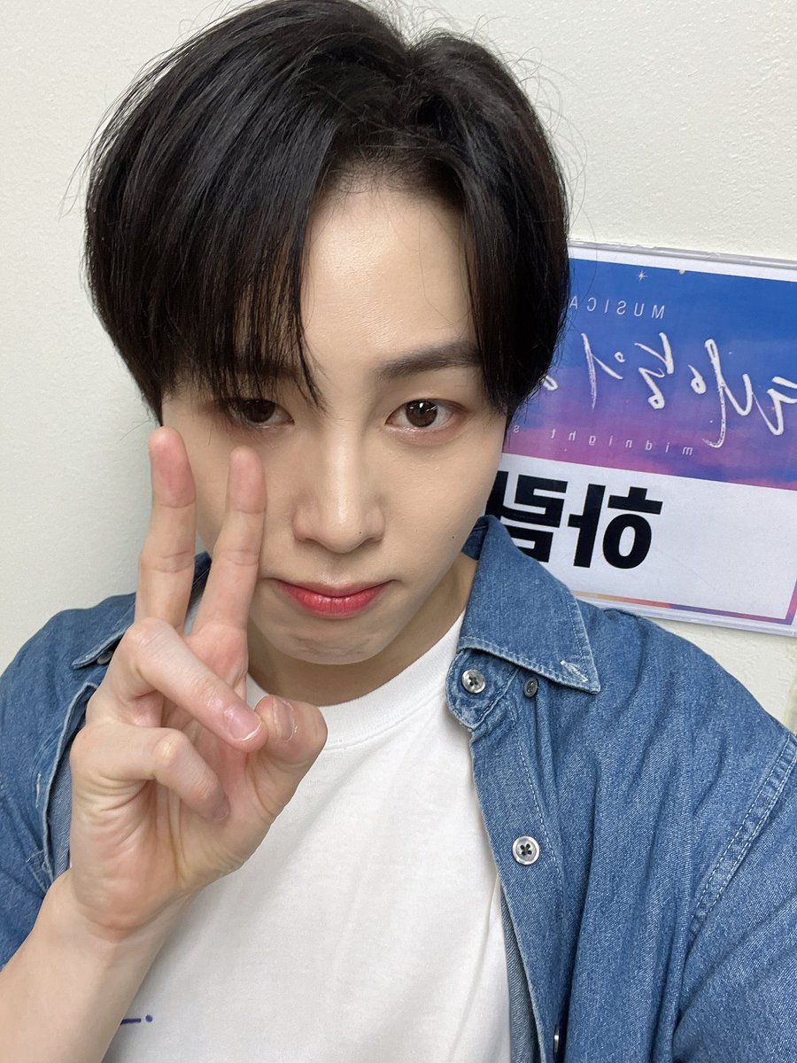 gooreumseng's tweet image. 화이팅 화이팅 화이팅!!!!
✊🏻✊🏻✊🏻✊🏻✊🏻✊🏻✊🏻
정신없는 하루였다…
낼은 더 활기차게!!
하늘 감사합니다❤️
#셍하람 #태양의노래 #하늘 #구르미