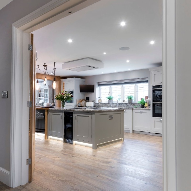 pottonselfbuild's tweet photo. Here's some serious Kitchen inspo from the modified Ruskin we showed you last Friday. What an incredible space! #potton #selfbuildhomes #selfbuilduk #kitcheninspo #dreamhome #kitchen #inspo #pottonselfbuild #selfbuild https://t.co/5xuQznCVz2